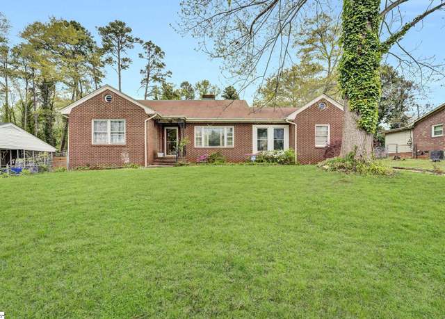Property at 109 Anita Ct, Spartanburg, SC 29302, 4 beds, 2 baths