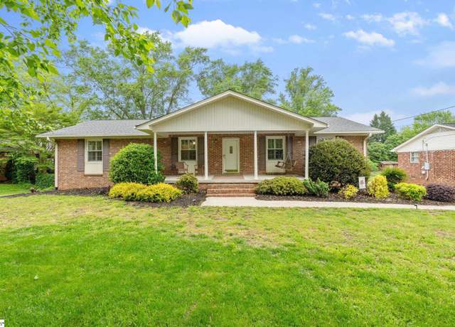 Property at 703 Edwards Rd, Greenville, SC 29615, 3 beds, 2 baths