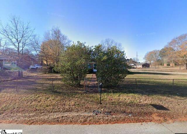 Property at 131 Linville Rd, Moore, SC 29369, 3 beds, 1 bath