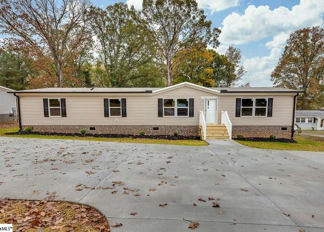 Property at 505 Lewis St, Anderson, SC 29624, 4 beds, 2 baths