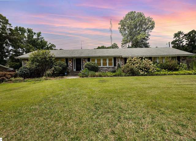 Property at 109 Tulane Ave, Greenville, SC 29617, 3 beds, 2 baths