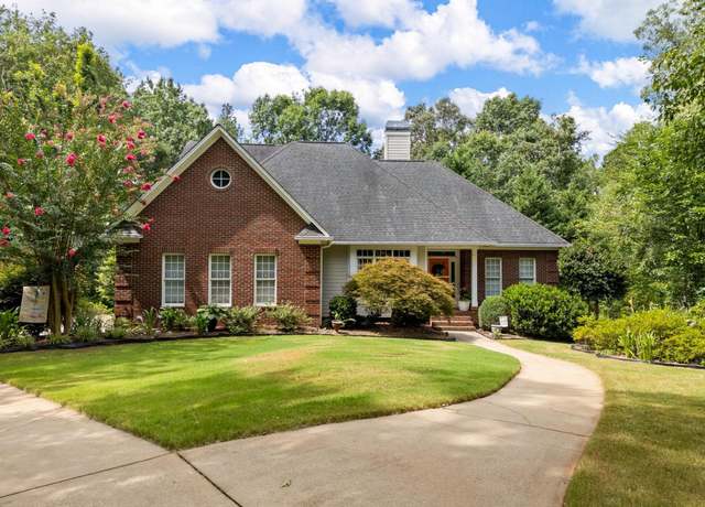 Property at 322 Oleander Ln, Spartanburg, SC 29303, 4 beds, 3 baths