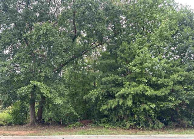 Property at 304 Chamblee Blvd, Greenville, SC 29615