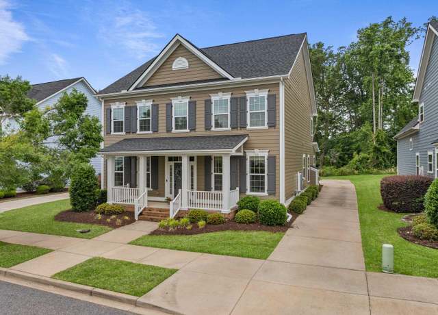 Property at 10 Jardin Dr, Greenville, SC 29607, 5 beds, 3.5 baths