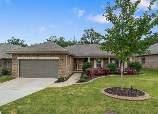 Property at 106 Starlight Dr, Greenville, SC 29605, 4 beds, 2 baths