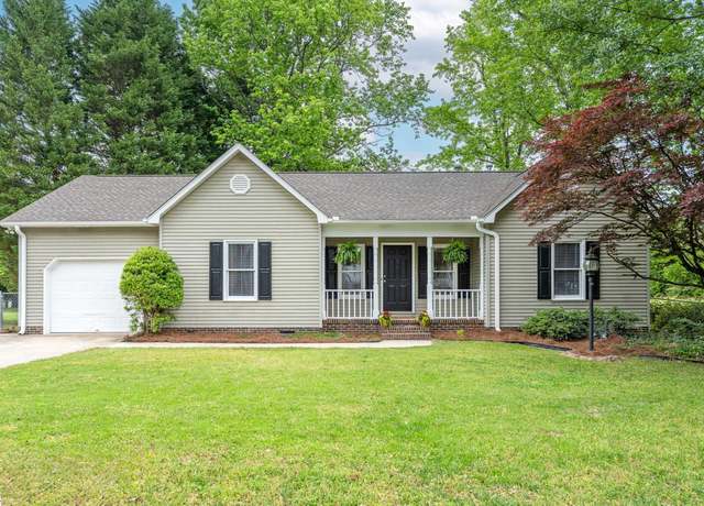 Property at 4 Chosen Ct, Greer, SC 29650, 3 beds, 2 baths
