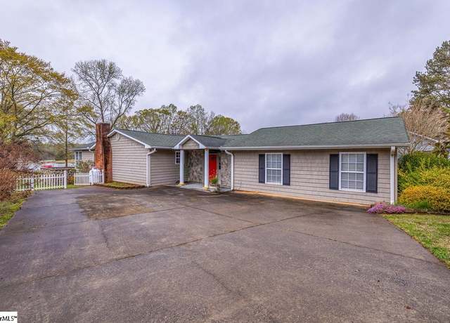 Property at 423 Coggins Shore Rd, Inman, SC 29349, 4 beds, 2.5 baths