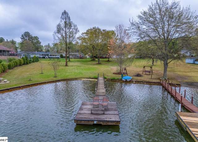 Property at 423 Coggins Shore Rd, Inman, SC 29349, 4 beds, 2.5 baths