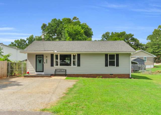 Property at 301 Newton Ln, Anderson, SC 29624, 2 beds, 1.5 baths