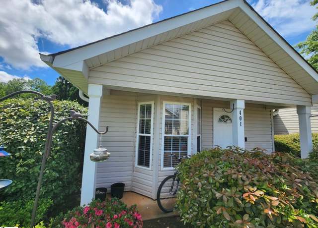 Property at 401 Crestridge Dr, Simpsonville, SC 29681, 2 beds, 1.5 baths