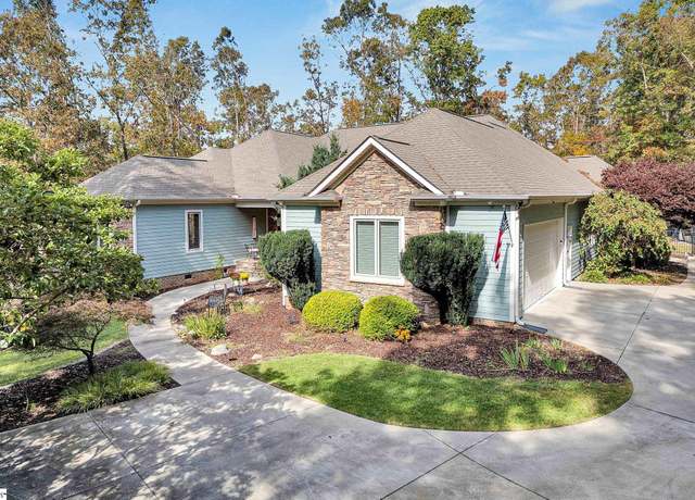 Property at 108 Allison Dr, Fountain Inn, SC 29644, 4 beds, 2.5 baths