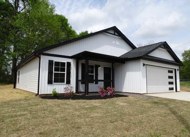 Property at 404 W Manning St, Chesnee, SC 29323, 3 beds, 2 baths