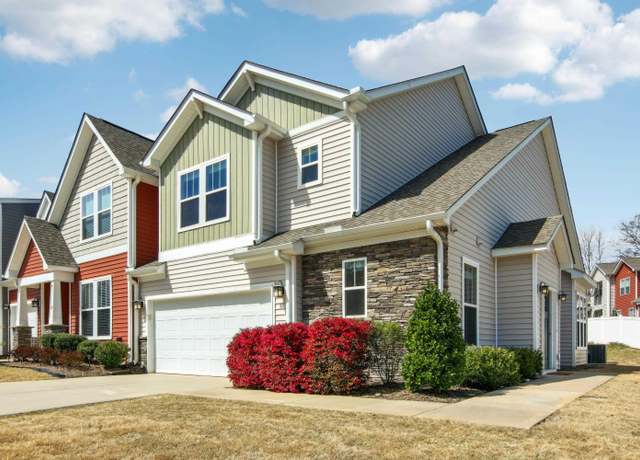 Property at 31 Creekhaven Ln, Taylors, SC 29687, 3 beds, 2.5 baths