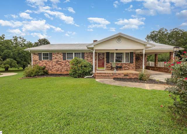 Property at 114 Lakeland Dr, Greer, SC 29651, 3 beds, 2.5 baths