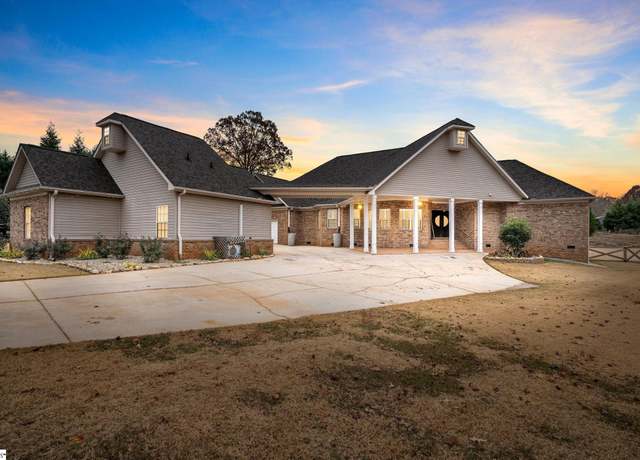 Property at 307 Forked Oak Way, Fountain Inn, SC 29644, 4 beds, 3.5 baths