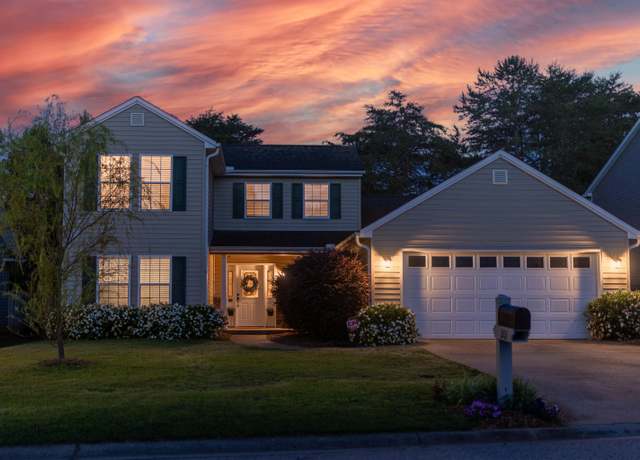 Property at 201 Summitbluff Dr, Greenville, SC 29617, 4 beds, 2.5 baths