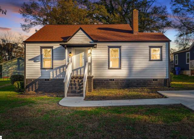 Property at 6 Manning St, Greenville, SC 29601, 3 beds, 1 bath