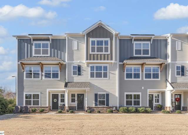 Property at 305 Pete Hollis Blvd, Greenville, SC 29601, 3 beds, 3.5 baths