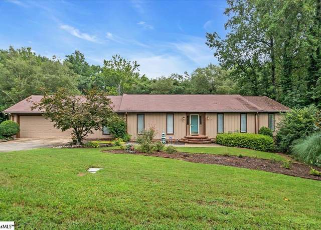 Property at 301 E Kenilworth Dr, Greenville, SC 29615, 4 beds, 3 baths