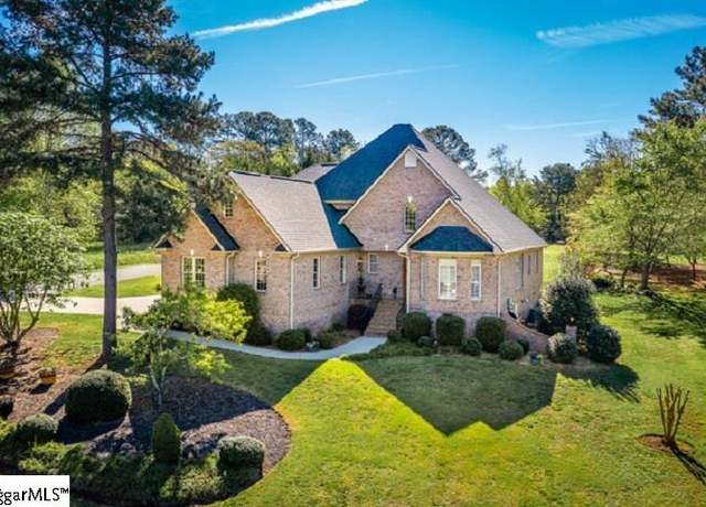 Property at 2600 Dog Leg Ln, Seneca, SC 29678, 3 beds, 2.5 baths