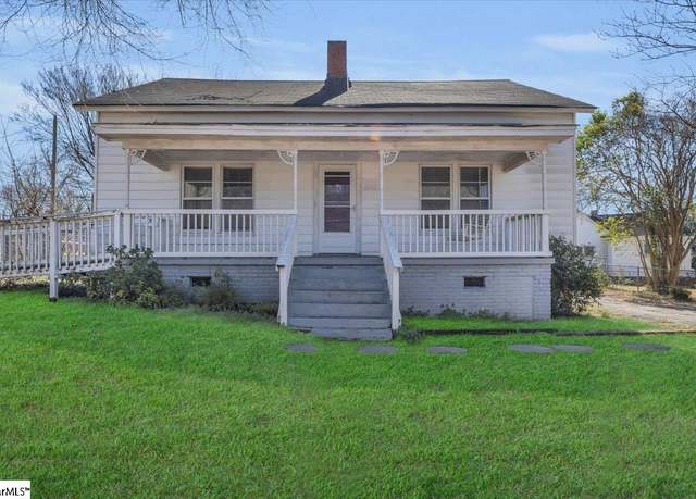 Property at 41 2nd St, Greenville, SC 29611, 3 beds, 1 bath