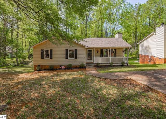 Property at 1012 Ken's Pl, Taylors, SC 29687-4457, 3 beds, 2 baths