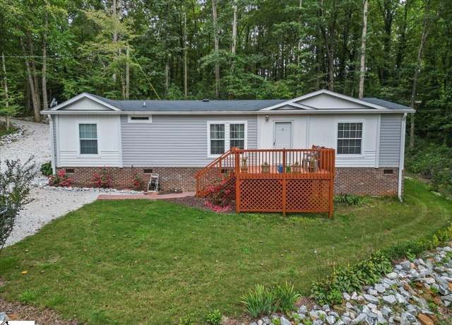 Property at 122 Candy Ln, Westminster, SC 29693, 3 beds, 2 baths