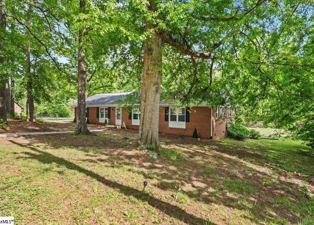 Property at 40 Amy Ln, Taylors, SC 29687, 4 beds, 2 baths