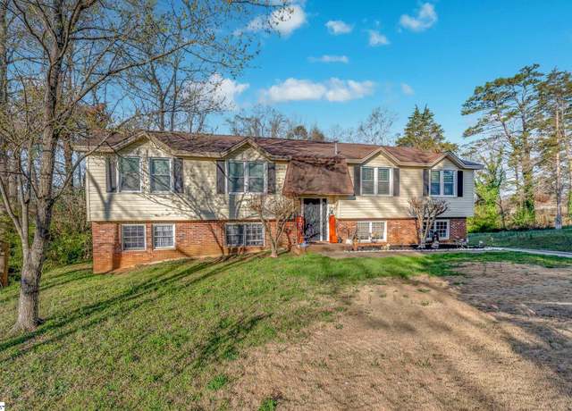 Property at 107 Hollibrook Ct, Mauldin, SC 29662, 4 beds, 3 baths