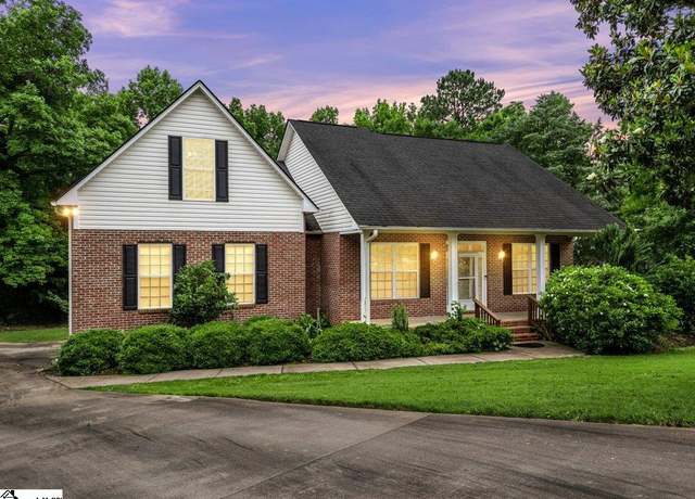 Property at 251 Saddlebrook Dr, Moore, SC 29369, 4 beds, 3 baths