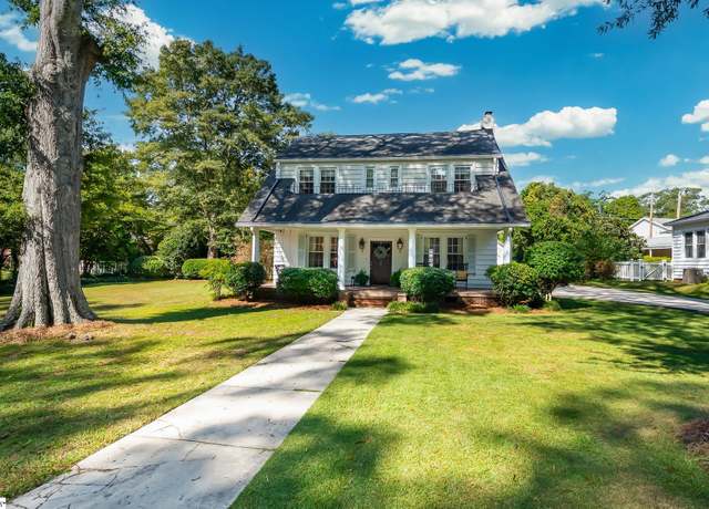 Property at 102 Todd Ave, Laurens, SC 29360, 4 beds, 2.5 baths