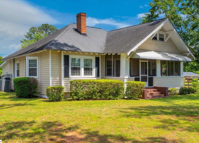 Property at 2100 Marchbanks Ave, Anderson, SC 29621, 3 beds, 2 baths