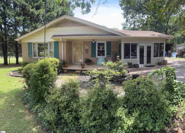 Property at 228 Styles Rd, Taylors, SC 29687, 3 beds, 2 baths