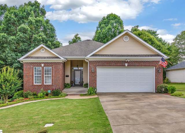 Property at 626 S Sweetwater Hills Dr, Moore, SC 29369, 5 beds, 3 baths