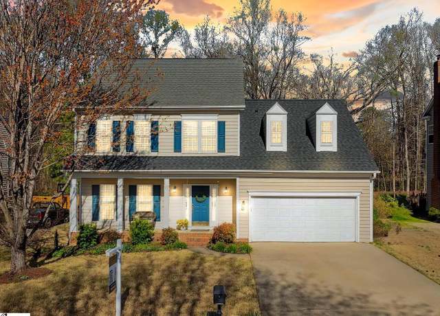 Property at 22 Willow Oak Ct, Simpsonville, SC 29681, 4 beds, 2.5 baths