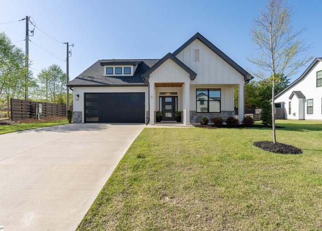 Property at 3 Cherry Blossom Dr, Simpsonville, SC 29680, 4 beds, 3 baths