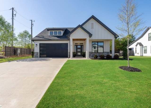 Property at 3 Cherry Blossom Dr, Simpsonville, SC 29680, 4 beds, 3 baths