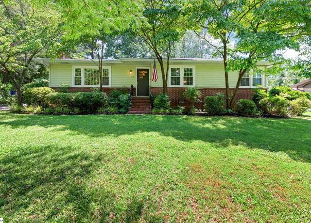 Property at 10 Wildwood Rd, Greenville, SC 29615, 3 beds, 1.5 baths