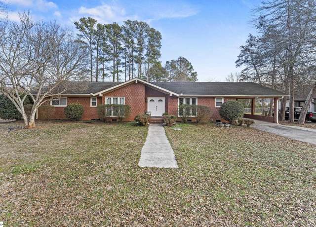 Property at 104 Carolina Dr, Clemson, SC 29631-1718, 4 beds, 3 baths
