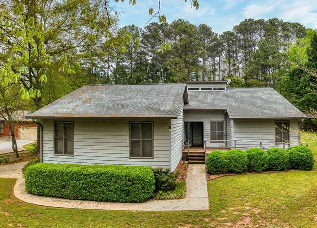 Property at 107 Creekview Dr, Clemson, SC 29631, 3 beds, 2.5 baths