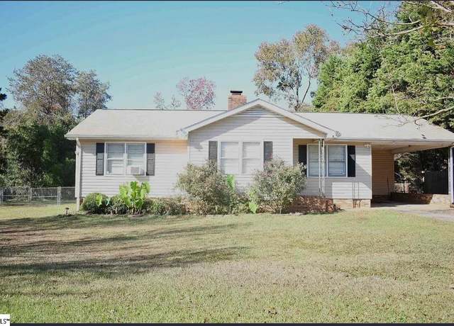 Property at 6314 Carmel Dr, Spartanburg, SC 29303, 3 beds, 1.5 baths