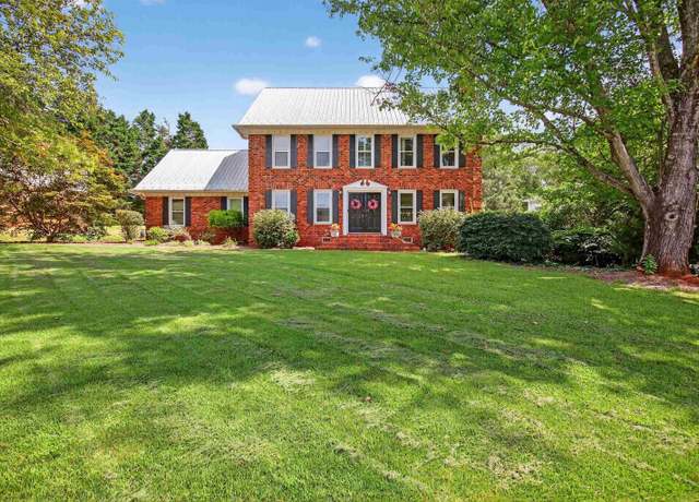 Property at 207 Gilderbrook Rd, Greenville, SC 29615, 4 beds, 2.5 baths
