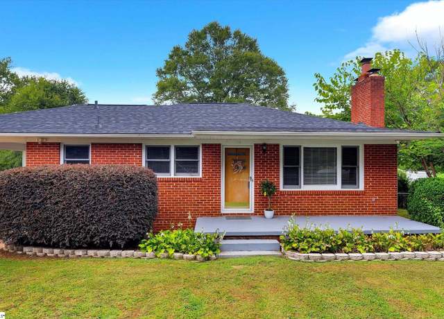 Property at 124 Courtney Cir, Greenville, SC 29617, 3 beds, 2 baths