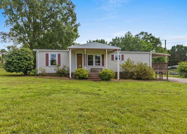 Property at 403 Georgetown Dr, Liberty, SC 29657, 3 beds, 2 baths