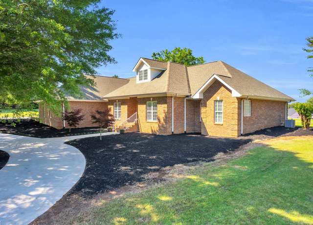 Property at 199 N Moore Rd, Simpsonville, SC 29680, 4 beds, 2.5 baths