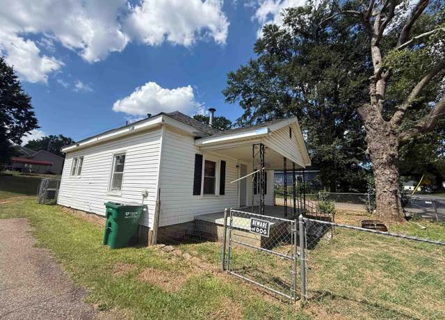 Property at 179 Spring St, Spartanburg, SC 29301-4710, 3 beds, 1 bath
