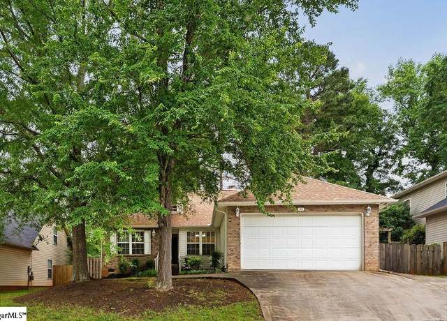Property at 182 Riverrun Dr, Spartanburg, SC 29303, 3 beds, 2 baths