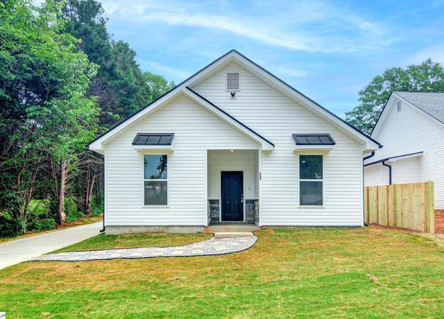 Property at 125 2nd St, Greenville, SC 29605, 3 beds, 2 baths