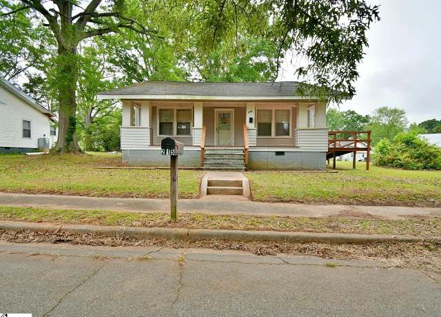 Property at 215 Louisiana St, Honea Path, SC 29654, 2 beds, 1 bath
