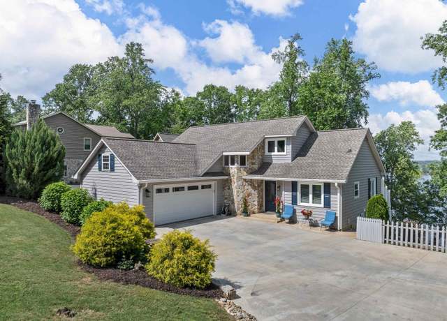 Property at 702 Lakewinds Blvd, Inman, SC 29349, 3 beds, 3.5 baths
